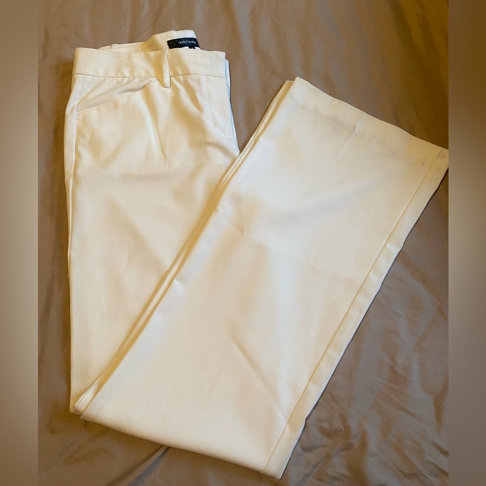Daisy Fuentes Cream Slacks